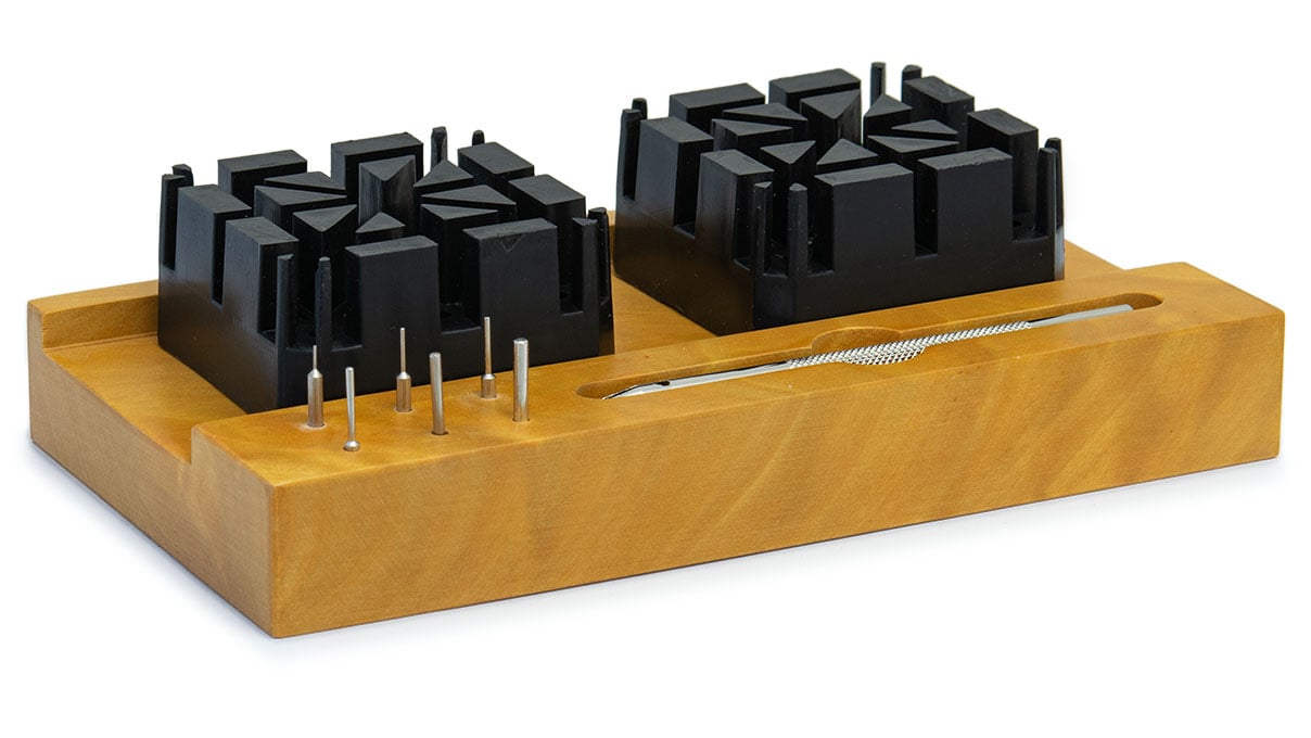 Stift-Fix PLUS Rollenbandkürzer auf Holzsockel